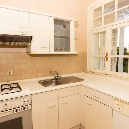 3 + 1 Duplex House In Daire