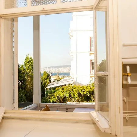 3 + 1 Duplex House In Büyükada